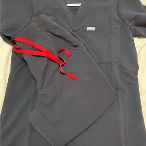 Figs Gray Scrub Set with Red Drawstring